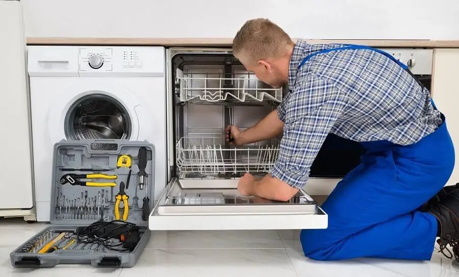 Dilovası Beko servisi teknisyen ekibi beyaz eşya tamiri yaparken